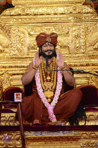 01-Nithya-Satsang_Photo_1048_DSC_9597_CMP_WM