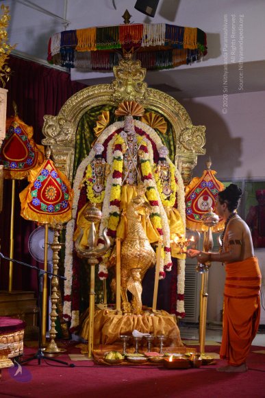 1-NITHYA-SATSANG_Photo_1200_DSC_1971_CMP_WM