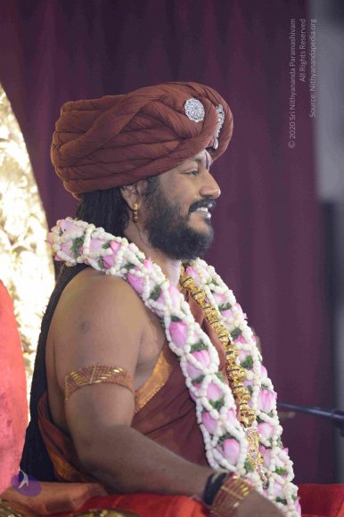 01-Nithya-Satsang_Photo_1013_DSC_6594_CMP_WM