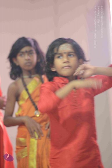 01-Nithya-Satsang_Photo_1014_DSC_6595_CMP_WM