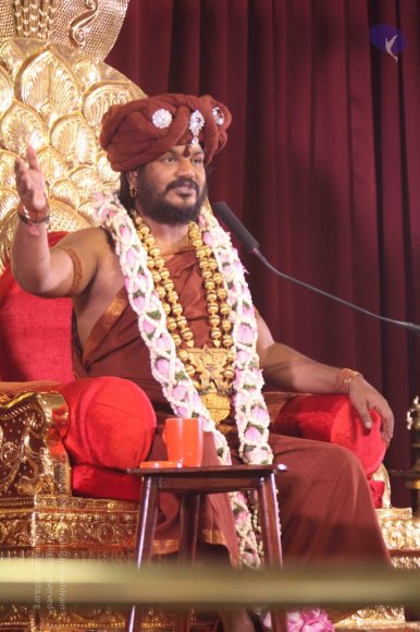 01-Nithya-Satsang_Photo_1054_IMG_6186_CMP_WM