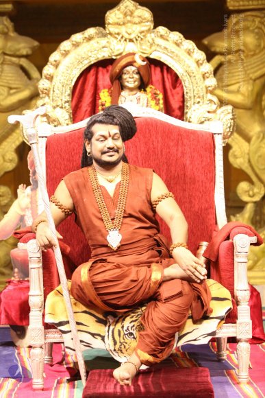 2-ADEENAVAASI-CAUSING_Photo_1000_IMG_4293_CMP_WM