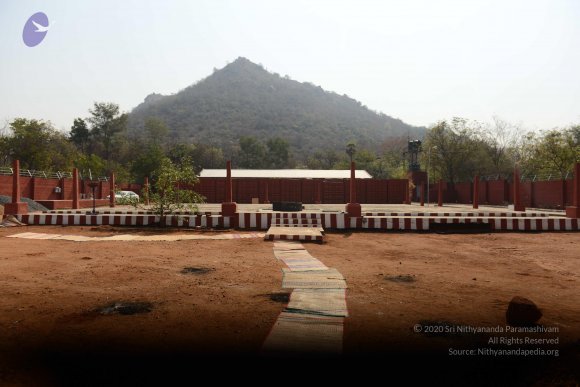 01-THIRUVANNAMALAI-ARRIVAL_Photo_1015_DSC_8182_CMP_WM