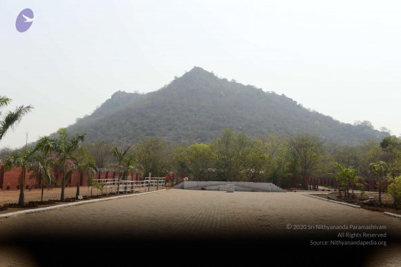 01-THIRUVANNAMALAI-ARRIVAL_Photo_1022_DSC_8198_CMP_WM