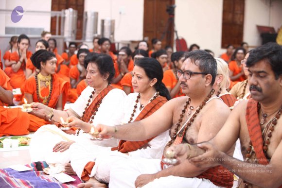 2-MAHESHWARA-PUJA_Photo_1063_IMG_0432_CMP_WM