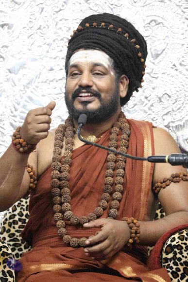 01-EVENING-SATSANG_Photo_1025_7T7A0361_CMP_WM