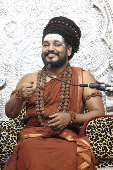 01-EVENING-SATSANG_Photo_1026_7T7A0362_CMP_WM