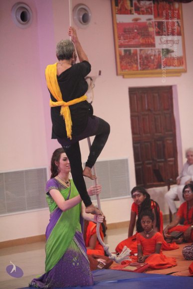 01-NYTT-GRADUATION-TALKSHOW_Photo_1006_IMG_5678_CMP_WM