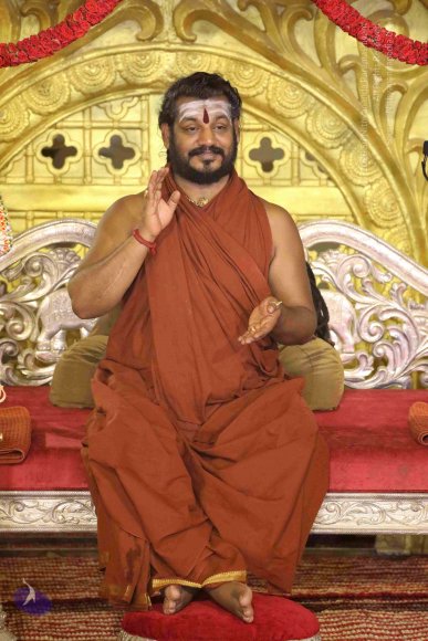 01-NDY-Online-Darshan_Photo_1001_7T7A9356_CMP_WM