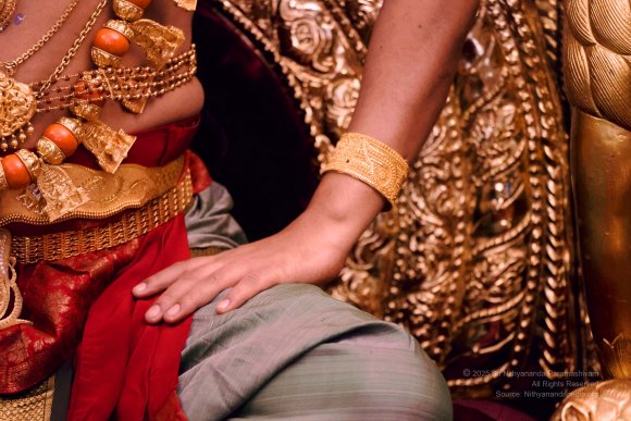 2025-Sep-23-Navaratri_7U6A4772_1