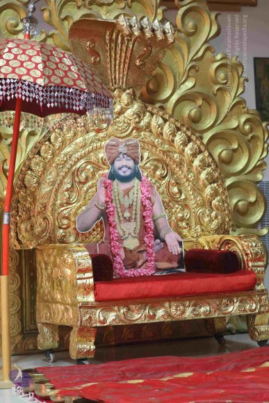 1-Pada –Puja-Satsang_Photo_1015_7T9A0172_CMP_WM