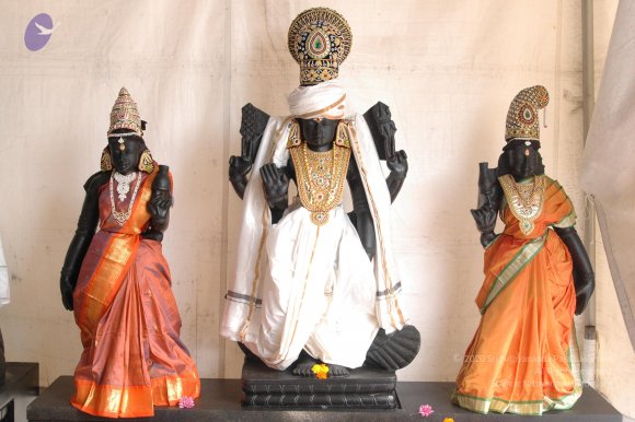 DeitiesSept2007 538_CMP_WM